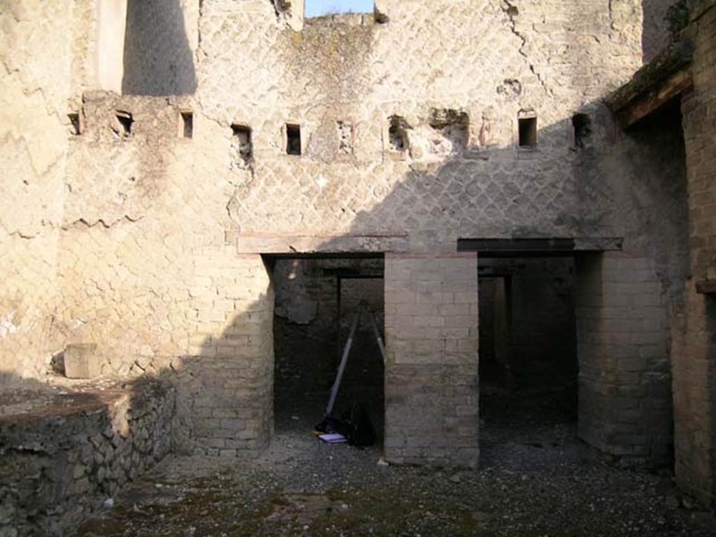 Ins Or II, 18, Herculaneum. May 2004. Looking towards east wall with two doorways.
Photo courtesy of Nicolas Monteix.